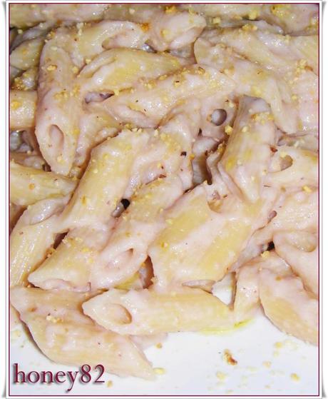 PENNE IN SALSA DI CIPOLLE ROSSE E NOCCIOLE