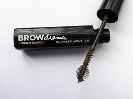 l'applicatore tondo del gel maybelline brow drama