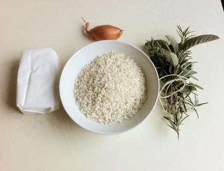 Risotto alla provenzale con crescenza ed erbe aromatiche