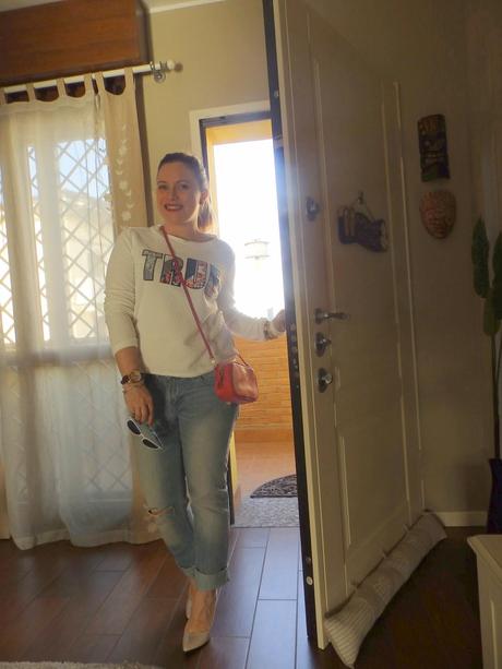 fashion blog, fashion blogger, purses in the kitchen, outfit post, felpa con scritta, stradivarius, zara, Excape, occhiali da sole camo, mini bag, orologio Millelire, Millelire, Forever 21, Levis, boyfriend jeans, 