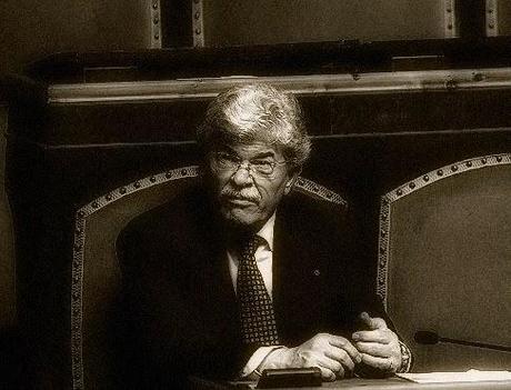 L'OAS secondo Razzi Antonio: “Quanto fà”? “50 euro più IVA, INPS, INAIL”. Nasce l'Operatrice Assistente Sessuale