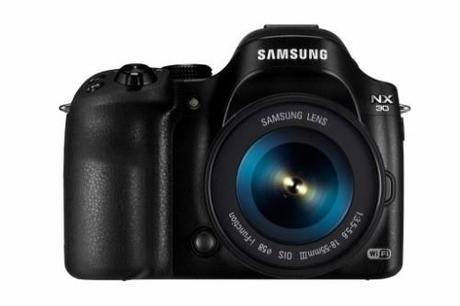 Samsung NX30 and 18-55mm_front
