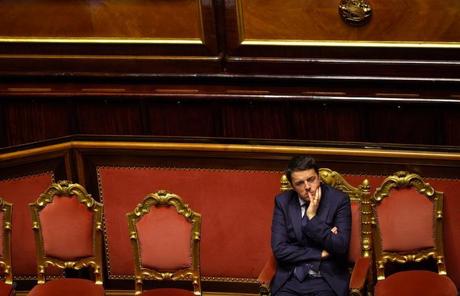 L’Italia vira sul monocameralismo. Ecco la democrazia monarchica di Renzi.