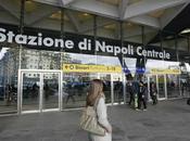 Aggredito ferito giovane avvocato durante rapina fuori stazione Piazza Garibaldi