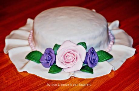 Torta cappello decorata con mmf