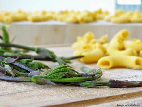 Finalmente di nuovo in cucina: chifferi, bruscandoli e pecorino