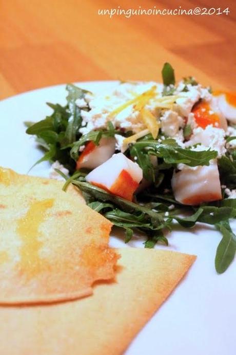 Insalata di surimi, rucola e feta