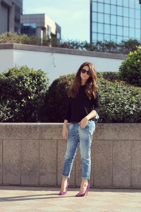 OOTD_barbara valentina grimaldi_lovehandmade_italian fashion blog_boyfriend jeans meltinpot_casadei purple shoes_leather shades_animalier kipling backpack_zara black sweater_ring party accessorize_knuckle ring