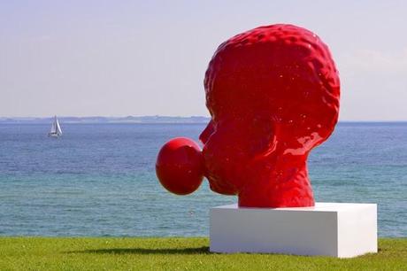 Sculpture by the sea