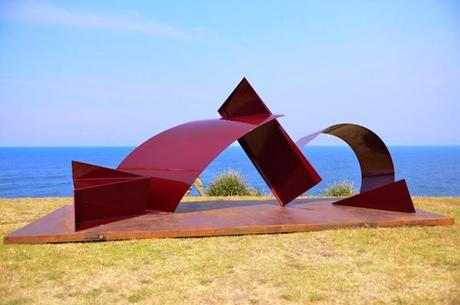 Sculpture by the sea