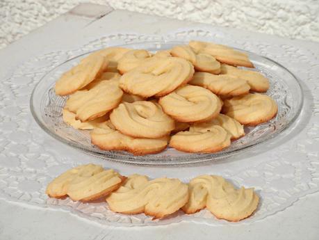 Biscotti alla frolla montata