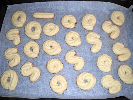 Biscotti alla frolla montata