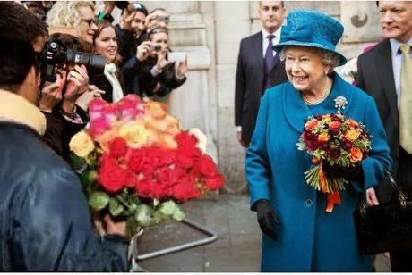 Esclusivo. Le vere foto della visita di Elisabetta II a Roma. Mandateci anche i vostri fotomontaggi, li pubblicheremo qui