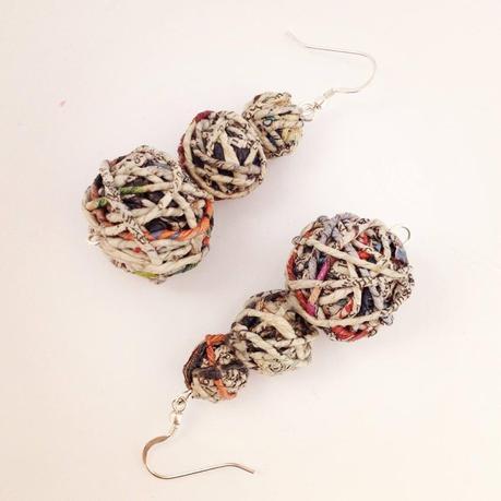 SOSTENIBILI, HANDMADE E NATURALMENTE… UNICI: I GIOIELLI DI CARTALANA Cartalana - orecchini carta riciclata