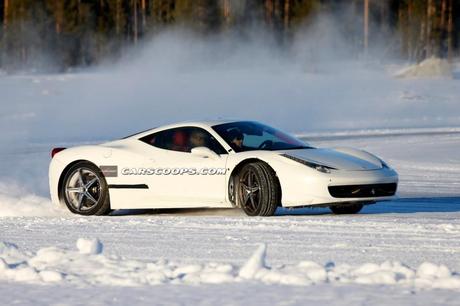 Ferrari 458 Test 23 1024x682 [Foto Spia] Ferrari 458: Un nuovo prototipo in test sulle strade innevate del Nord della Svezia!