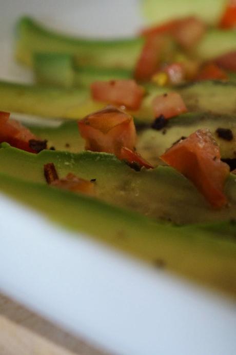 Caprese con Avocado e Concassè di Pomodori