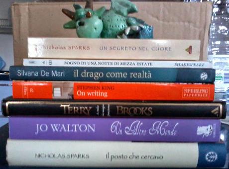 Blogger Love Project Day 1: Propositi + Mini Challenge #1 Book Spine Poetry + Following Chain