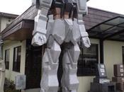 monumento funebre fattezze Gundam