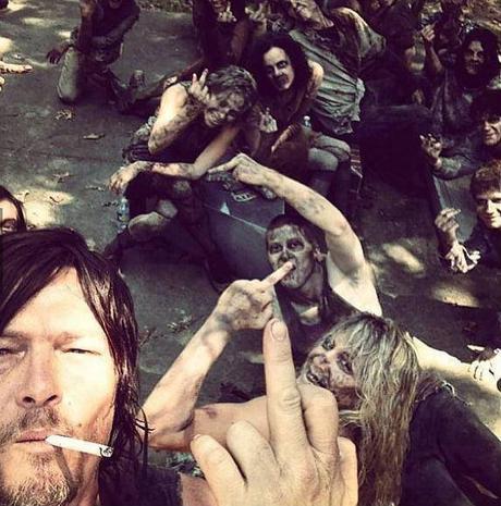 themusik i selfie vip divertenti fun the walking dead zombie Top 20 i selfie più divertenti dei vip