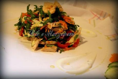 INSALATA DI POLLO CON DRESSING ALLO YOGURT E MENTA PIPERITA