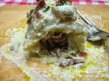 Cepelinai lituani - gli gnocchi di patate ripieni di fegatini di pollo