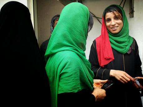 Donne afgane al voto 