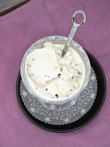 Gelato classico alla Stracciatella (ricetta con e senza uova)