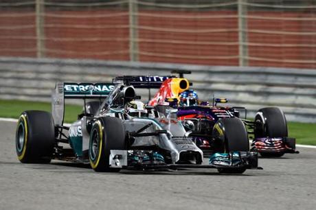 Hamilton-Vettel_qual_GPBahrain_2014