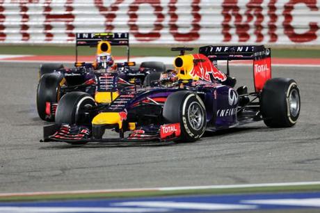 Ricciardo-Vettel_GPBahrain2014 (3)
