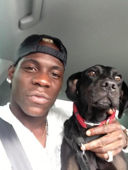 themusik i selfie vip celebrity cani dog amici mario balotelli Top 10 i selfie dei vip con i loro amici cani