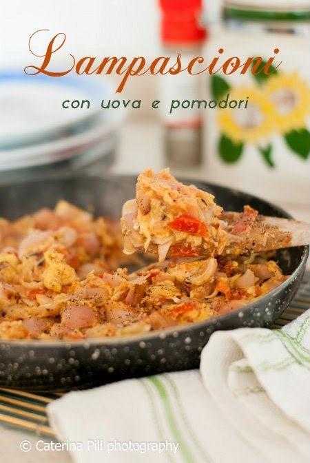 Lampascioni con uova e pomodori