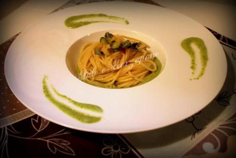 SPAGHETTI SU CREMA DI ZUCCHINE E SALVIA CON PATE' DI TONNO