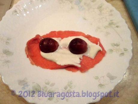 Uva e gorgonzola sulla fettina di carpaccio