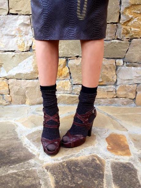 A LEATHER PENCIL SKIRT