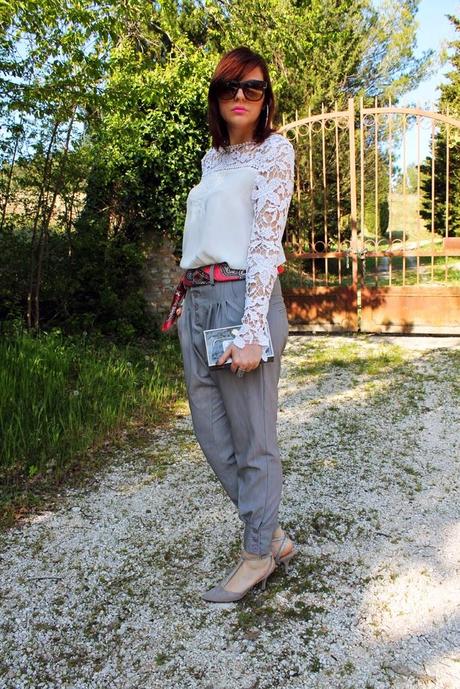 Outfit: Top crochet e harem pant grigi