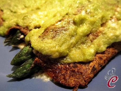 Crespelle d'orzo e canapa sativa farcite di asparagi e feta croccante: il piacere di trovare un equilibrio