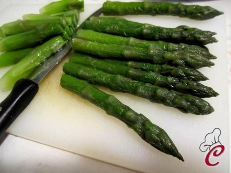 Crespelle d'orzo e canapa sativa farcite di asparagi e feta croccante: il piacere di trovare un equilibrio