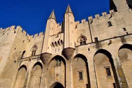 Il Palazzo dei Papi ad Avignone. Delizia ed orrore!