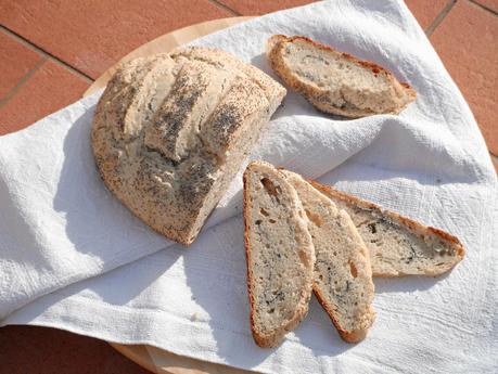 Pane a tutto riso con semi di papavero