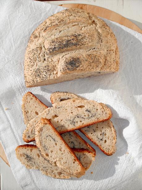 Pane a tutto riso con semi di papavero