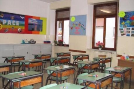 Raid vandalico a Boscoreale, rubati 10 pc per disabili da una scuola elementare