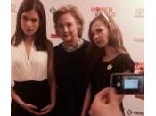 Hillary Clinton incontra Pussy Riot: “Giovani donne forti coraggiose” (foto)