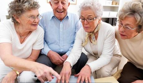 elderly-people-on-computer