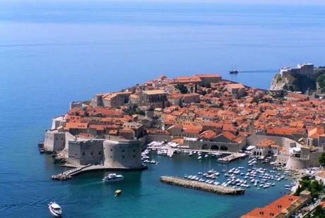 DUBROVNIK1 594x400 DUBROVNIK: LA DALMAZIA PATRIMONIO UNESCO 