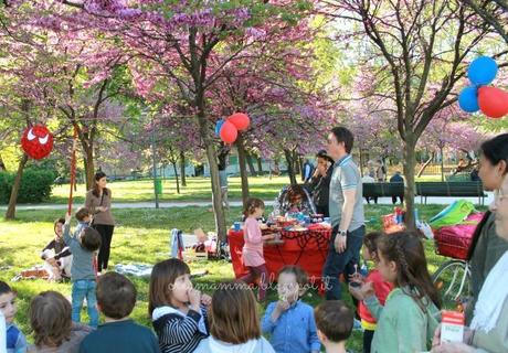 Festa di compleanno di Spiderman al parco