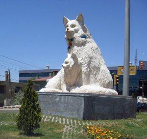 La statua, da panoramio http://www.panoramio.com/photo/3458115