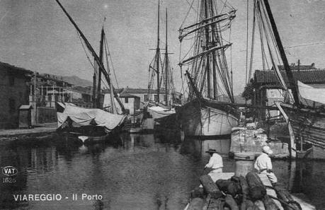 Viareggio - Velieri - Foto tratta da Nuova Viareggio Ieri-N.11-marzo 1994