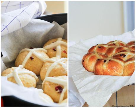 Hot Cross Buns integrali con mirtilli rossi e albicocche