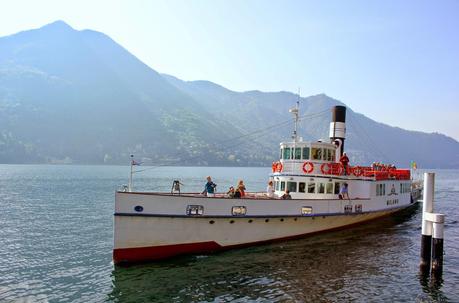 Il battello sul Lago di Como - foto di Elisa Chisana Hoshi