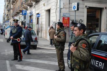 Roma/ Arrestato. Si ‘divertiva’ a danneggiare auto in sosta all’Ostiense